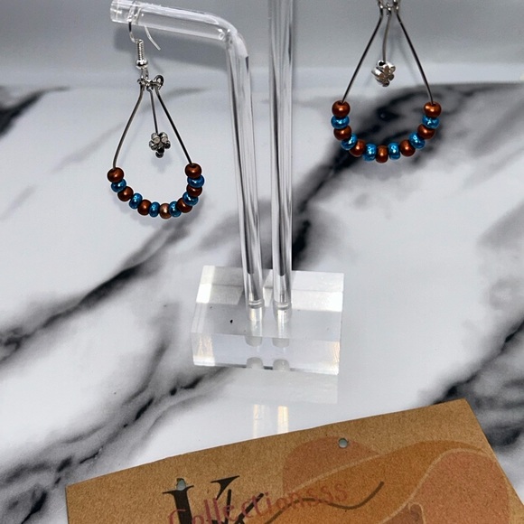 Chic Beaded Teardrop Earrings - Picture 1 of 3
